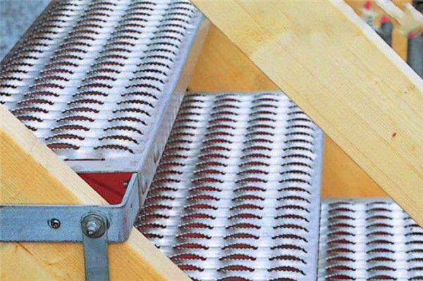 鱷魚(yú)嘴防滑板